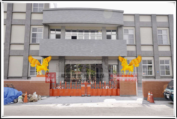鑄銅關(guān)公 飛天帶翅膀鑄銅麒麟雕塑