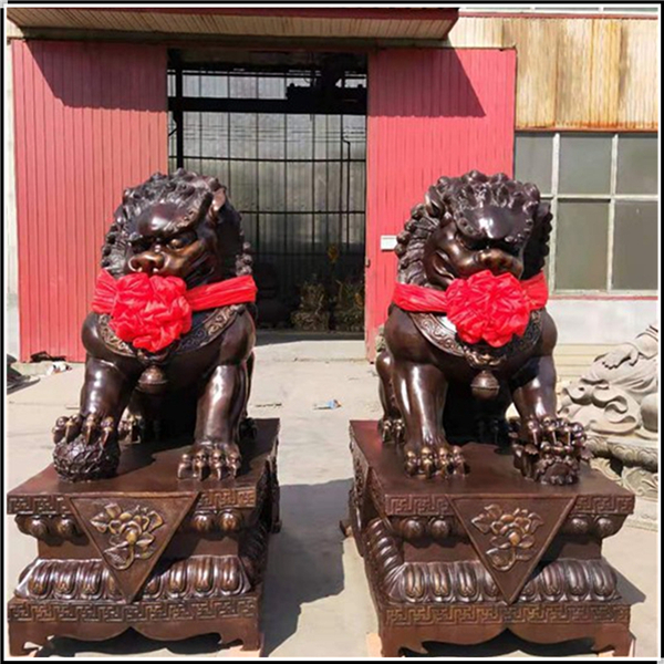 一對銅獅子雕塑 一對銅獅子雕塑
