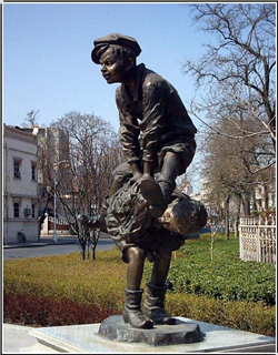 兩個(gè)小男孩跳背人物銅雕塑 兩個(gè)小男孩跳背人物銅雕塑