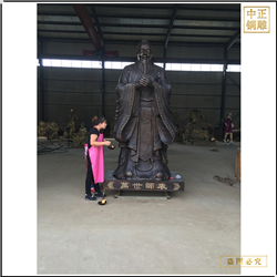 學(xué)?？鬃咏虒W(xué)雕塑