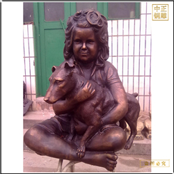 小型抱小狗銅雕塑鑄造 小型抱小狗銅雕塑鑄造