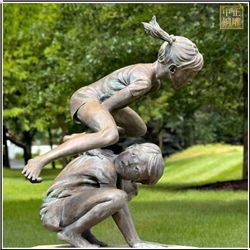 鑄銅關(guān)公 蹲下跳高人物銅雕塑